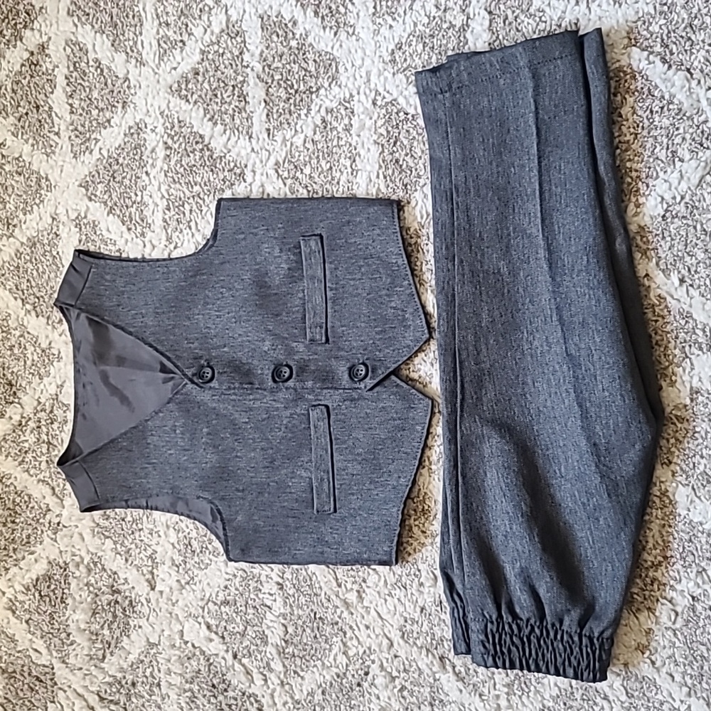 2 for $25 - George Boys 12-18m Gray Pants & Vest